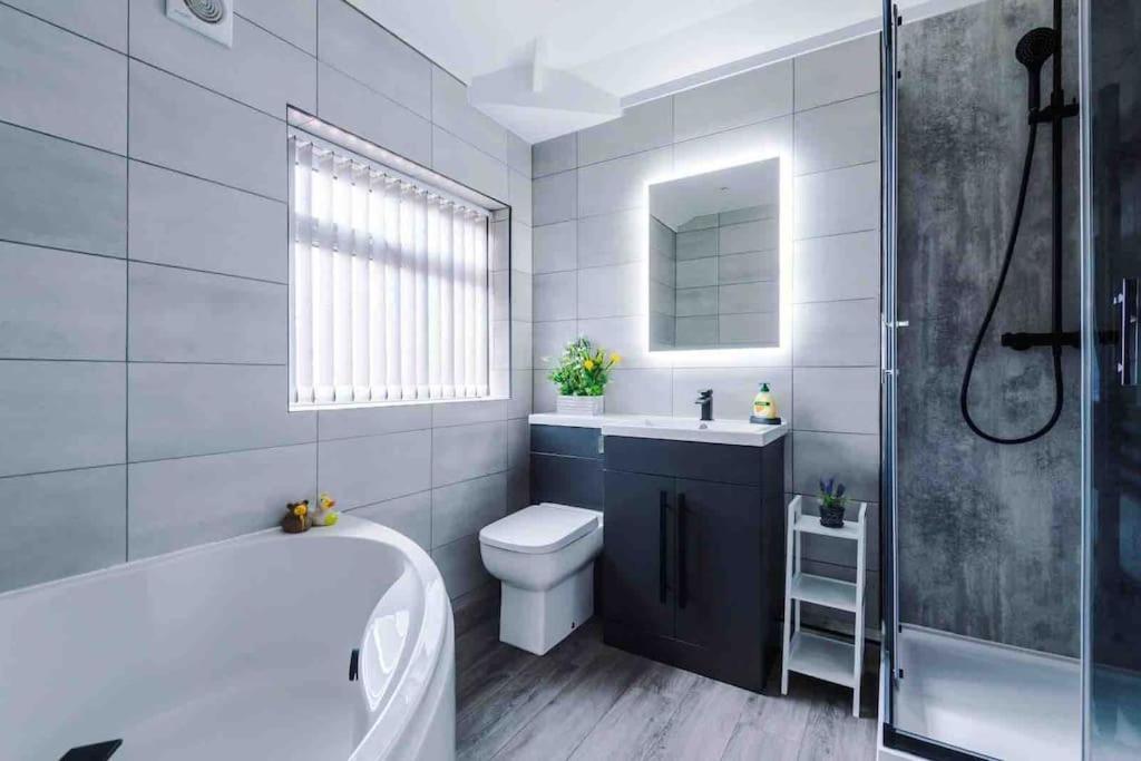 Sandileigh House By Yourstays - Luxurious 3 Bedroom House In Altrincham Exterior foto