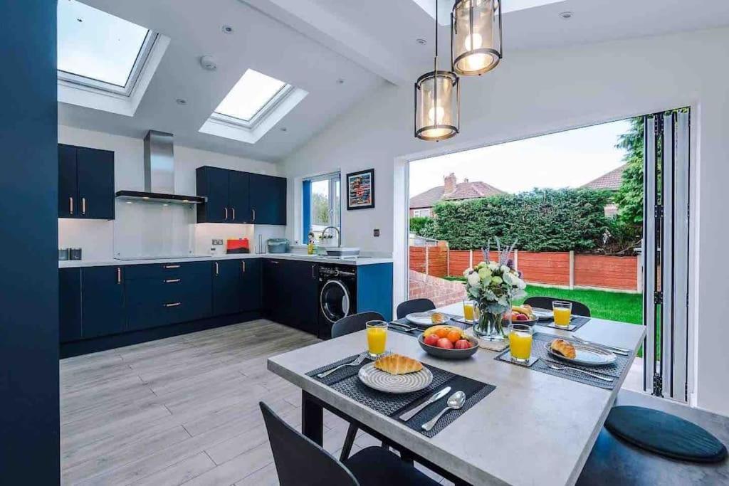 Sandileigh House By Yourstays - Luxurious 3 Bedroom House In Altrincham Exterior foto